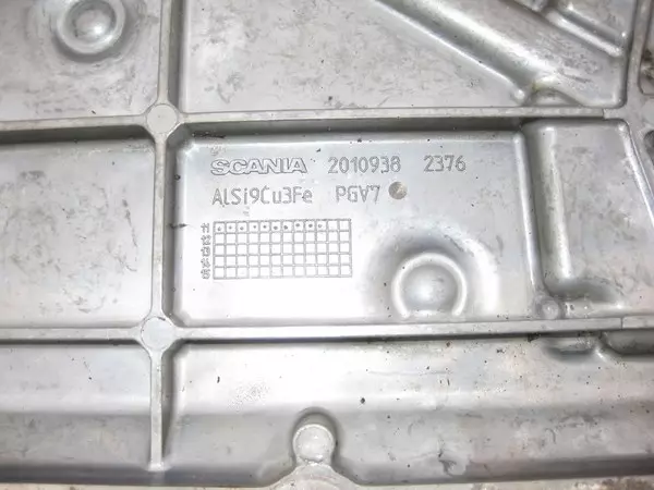 Крышка маслоохладителя (под металлическую прокладку) 2010938
