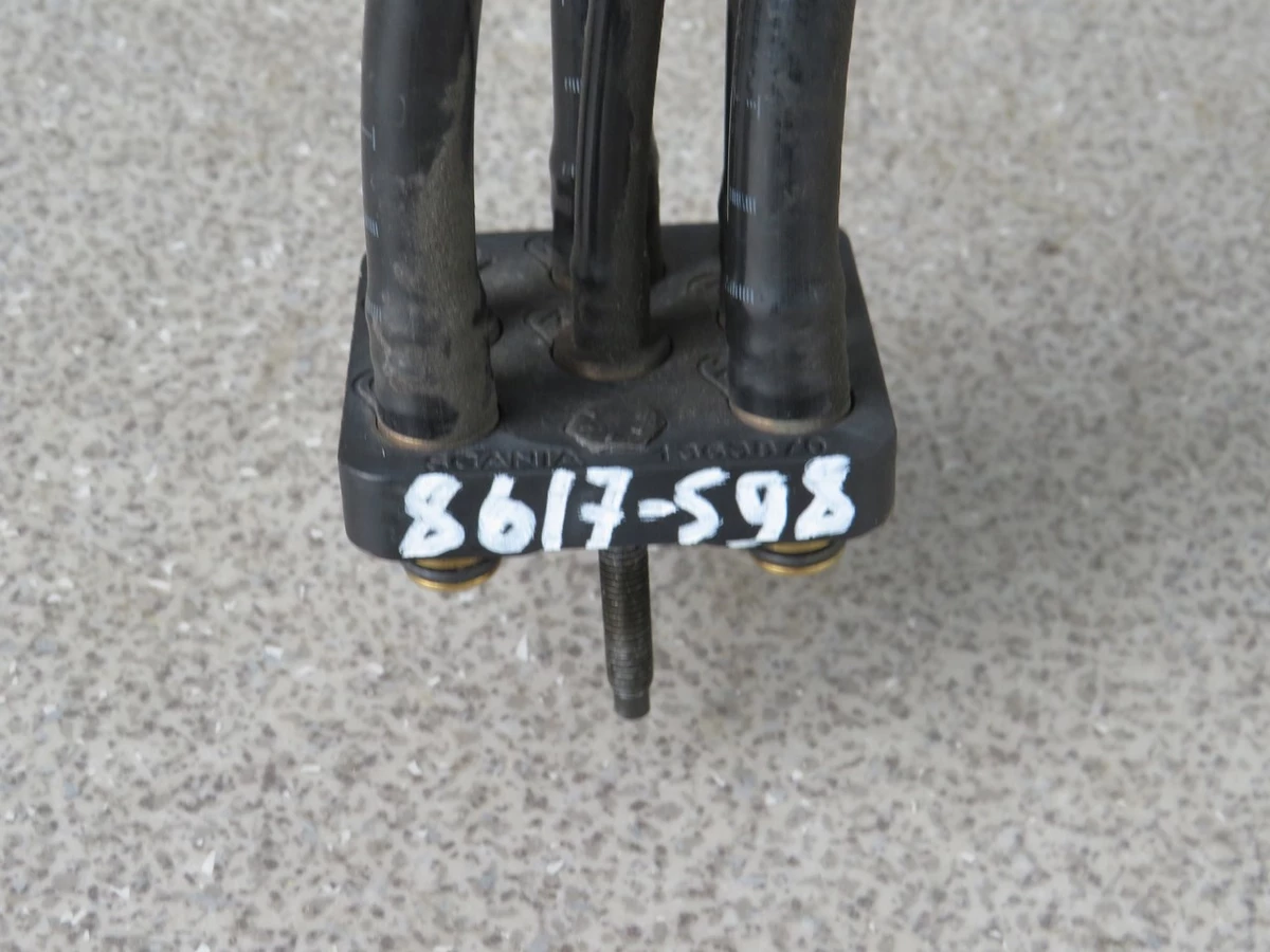 Распределительный коллектор в сборе с трубками (клапана управления тормозами прицепа) 1363870
