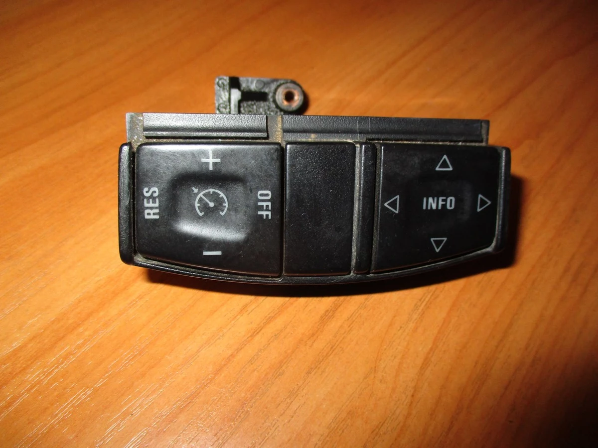 Переключатель круиз-контроля и меню на рулевом колесе (S51) 1486286