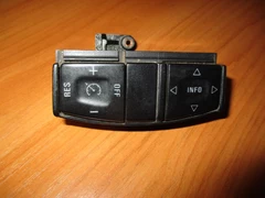 Переключатель круиз-контроля и меню на рулевом колесе (S51)