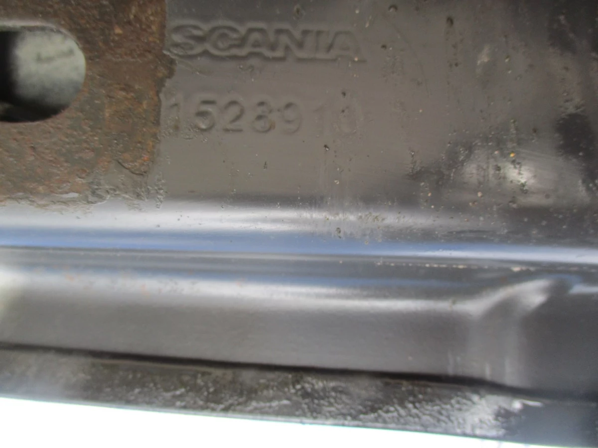 Кронштейн топливного стального бака A=70 mm в сборе 1528910