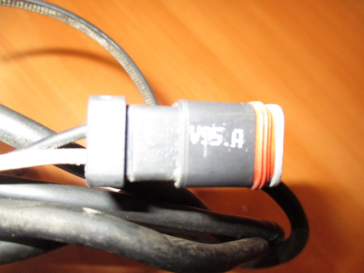 Жгут электропроводки с модулятора заднего моста на датчик лев. (C239, V95.A) EBS 1859062