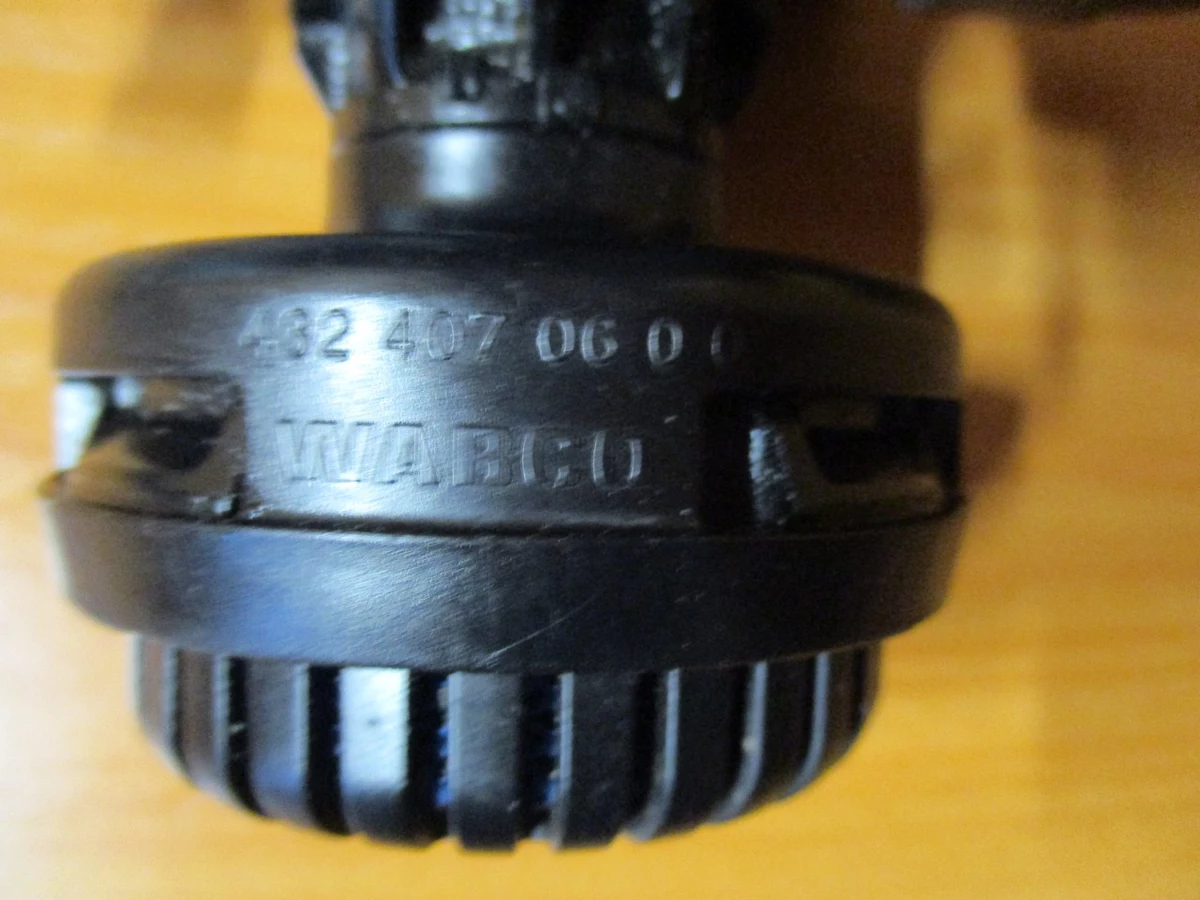 Ускорительный клапан (диаметр глушителя 70 mm) 1425183