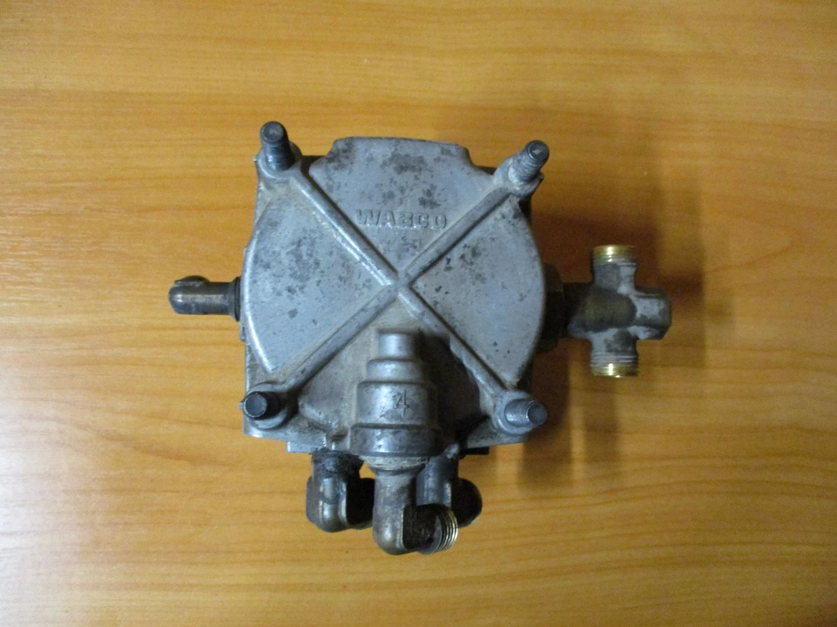 Ускорительный клапан (диаметр глушителя 70 mm) 1425183