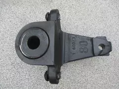 Кронштейн передней рессоры прав.